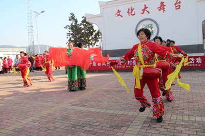 铜陵乡村健身大拜年 村民门口乐陶陶_新浪看点